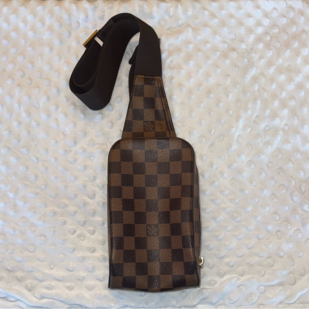 Louis Vuitton Geronimo Crossbody Bag